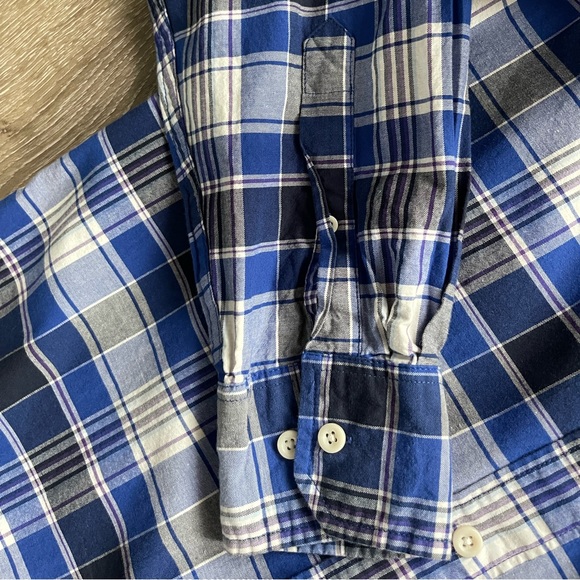 IZOD long sleeve button down - Picture 4 of 4